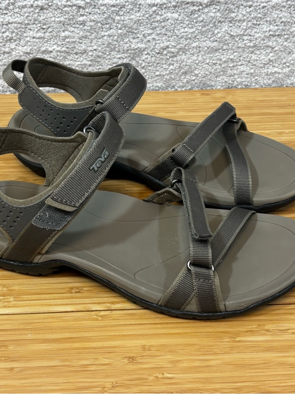 Teva Verra Sandals Shoes Womens Sz 9 Strappy Sport Hiking Water Adjustable